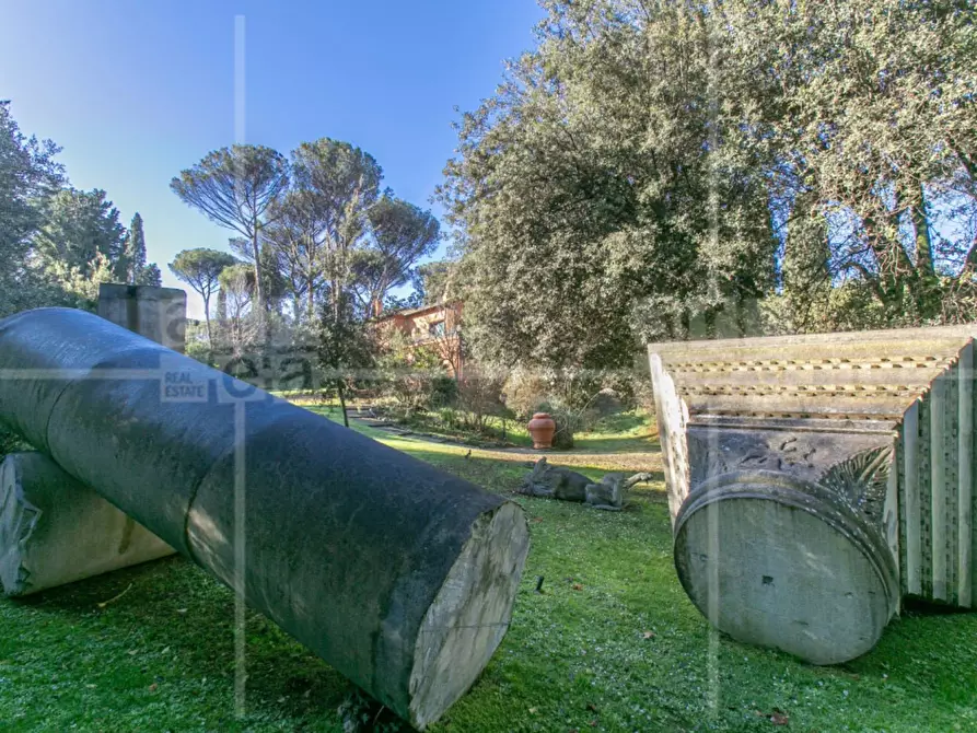 Immagine 4 di Villa in vendita  in Via Appia Antica a Roma
