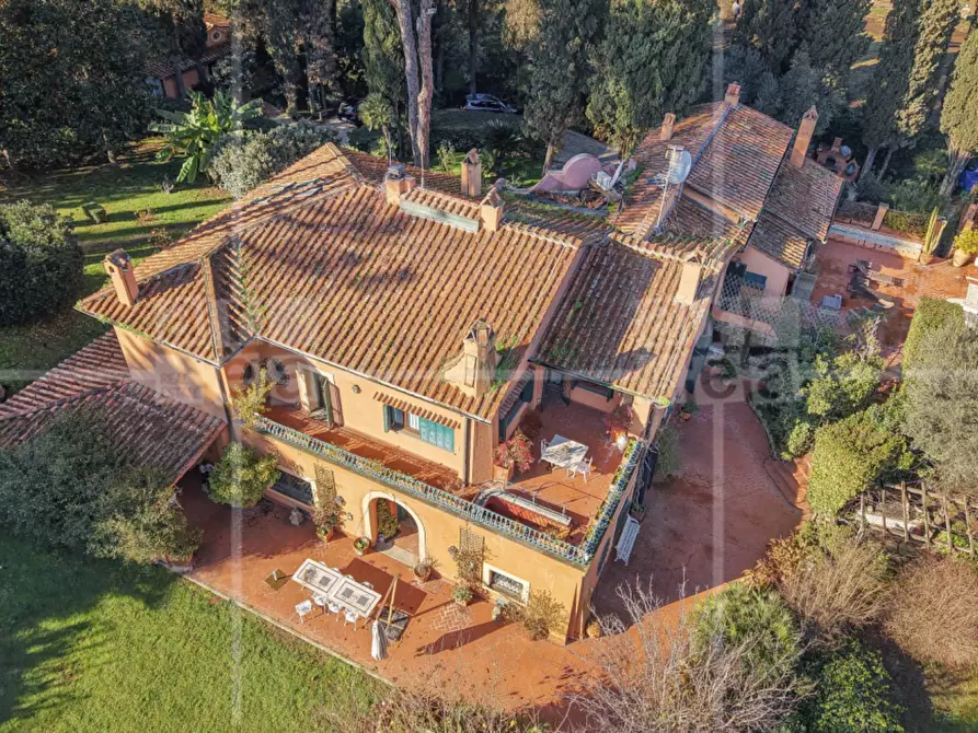 Immagine 5 di Villa in vendita  in Via Appia Antica a Roma