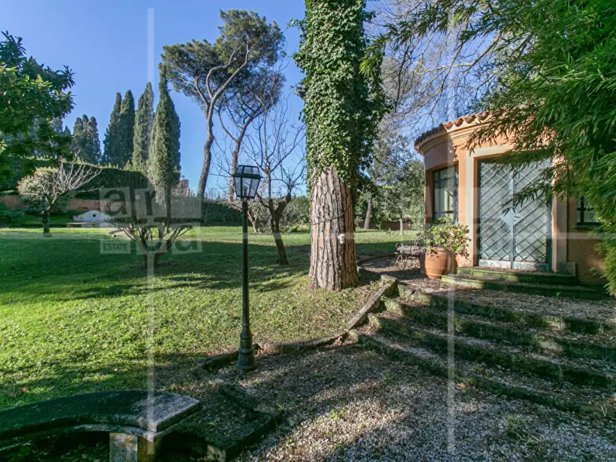 Immagine 6 di Villa in vendita  in Via Appia Antica a Roma