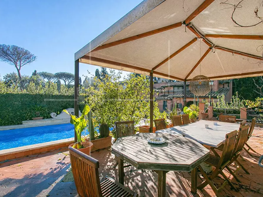 Immagine 10 di Villa in vendita  in Via Appia Antica a Roma