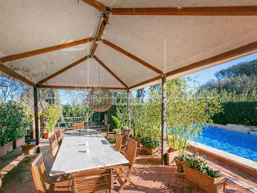 Immagine 11 di Villa in vendita  in Via Appia Antica a Roma