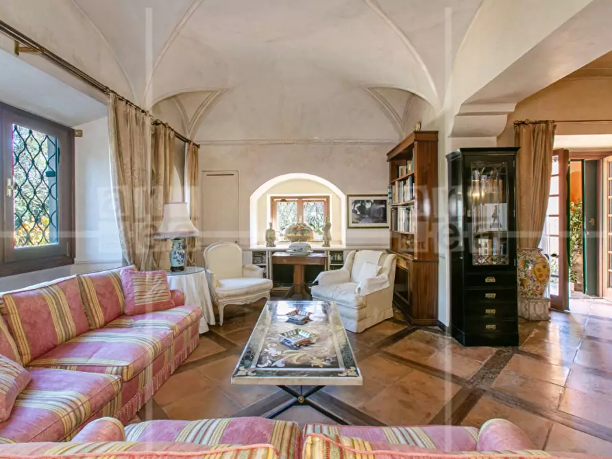 Immagine 16 di Villa in vendita  in Via Appia Antica a Roma