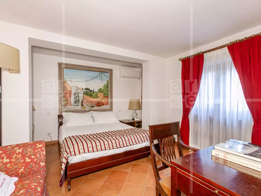 Immagine 21 di Villa in vendita  in Via Appia Antica a Roma