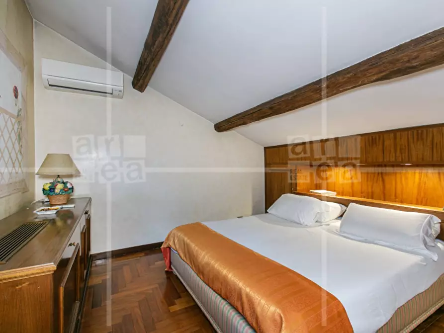 Immagine 32 di Villa in vendita  in Via Appia Antica a Roma