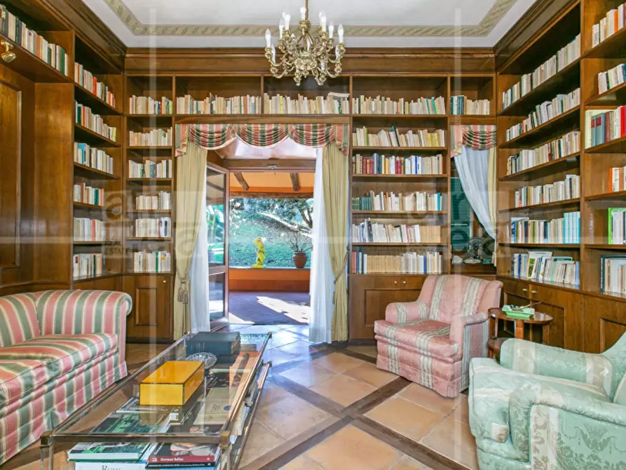 Immagine 39 di Villa in vendita  in Via Appia Antica a Roma