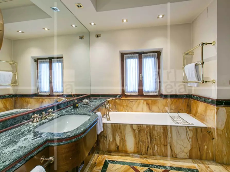 Immagine 48 di Villa in vendita  in Via Appia Antica a Roma