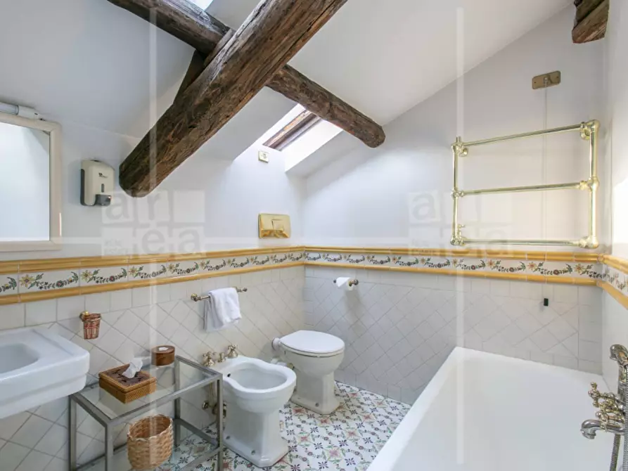 Immagine 49 di Villa in vendita  in Via Appia Antica a Roma