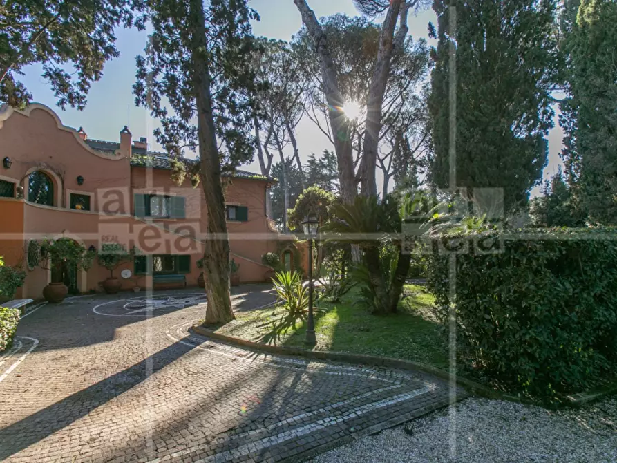Immagine 54 di Villa in vendita  in Via Appia Antica a Roma