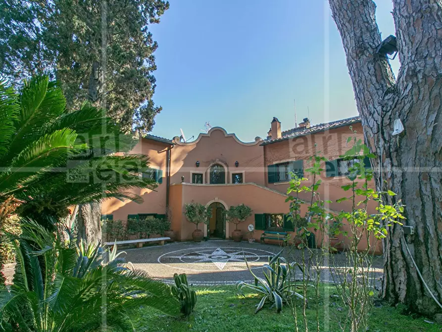 Immagine 55 di Villa in vendita  in Via Appia Antica a Roma