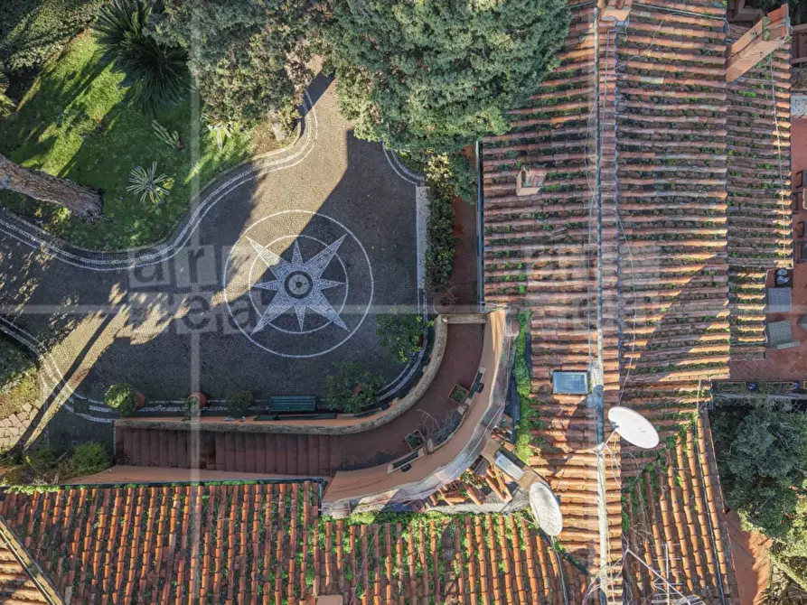 Immagine 60 di Villa in vendita  in Via Appia Antica a Roma