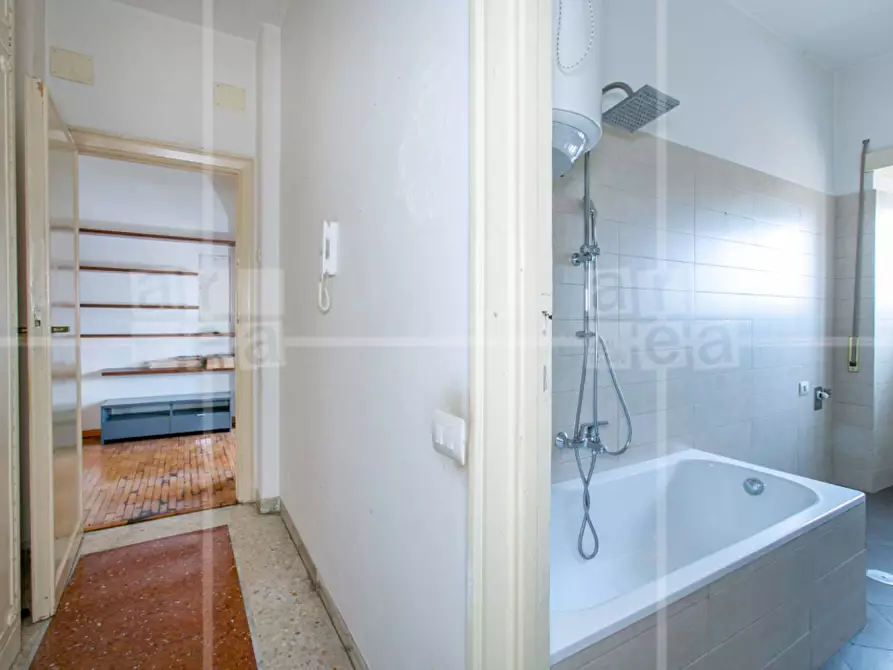 Immagine 18 di Appartamento in affitto  in Via Delle Fornaci a Roma