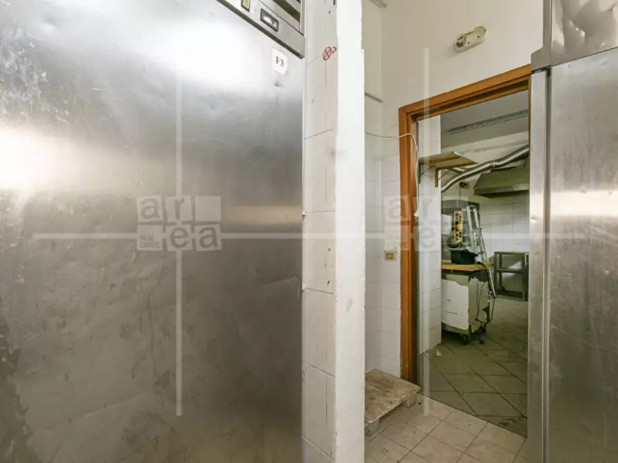 Immagine 13 di Locale commerciale in vendita  in Via Emanuele Tesauro snc a Roma