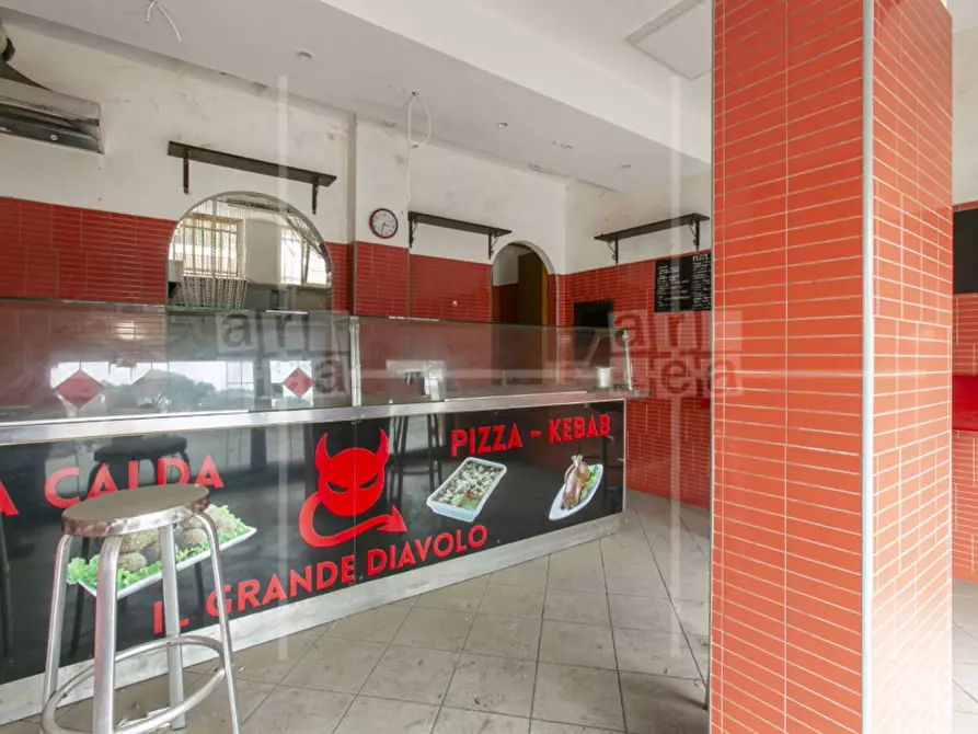 Immagine 15 di Locale commerciale in vendita  in Via Emanuele Tesauro snc a Roma