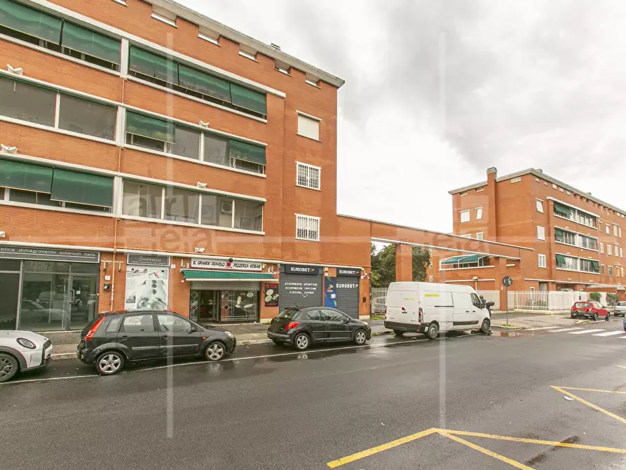 Immagine 17 di Locale commerciale in vendita  in Via Emanuele Tesauro snc a Roma