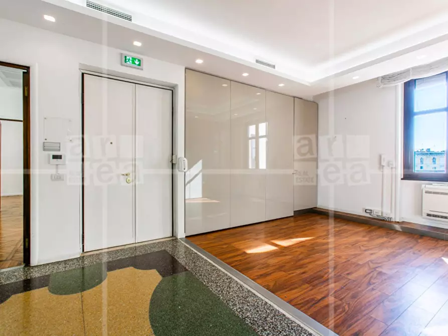 Immagine 3 di Ufficio in affitto  in Via Barberini a Roma