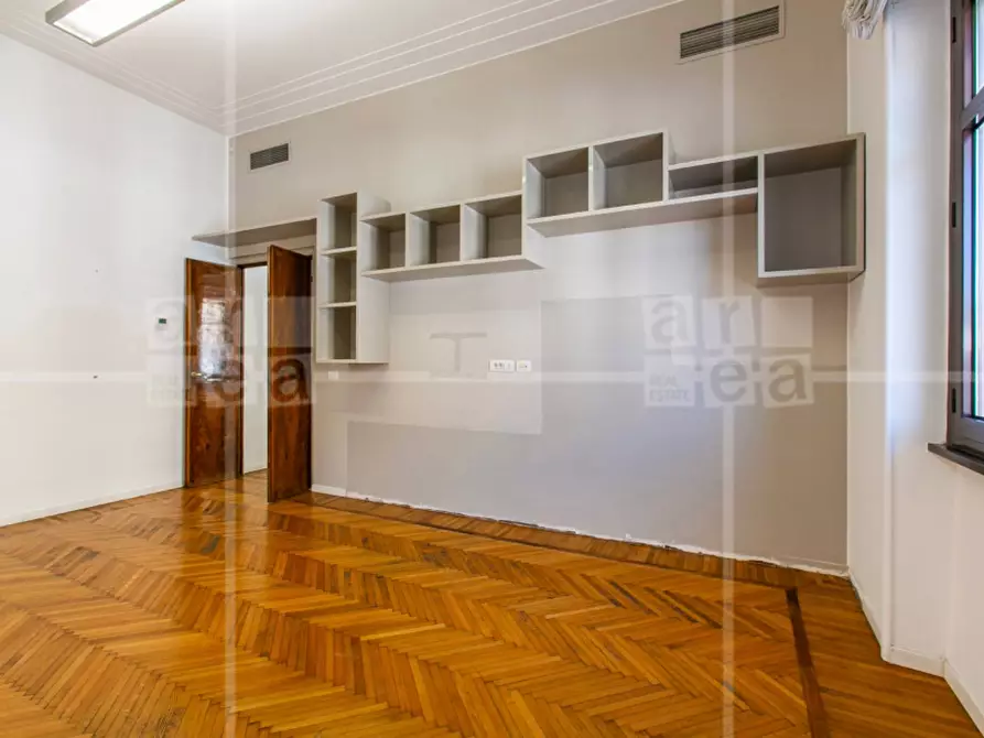 Immagine 14 di Ufficio in affitto  in Via Barberini a Roma