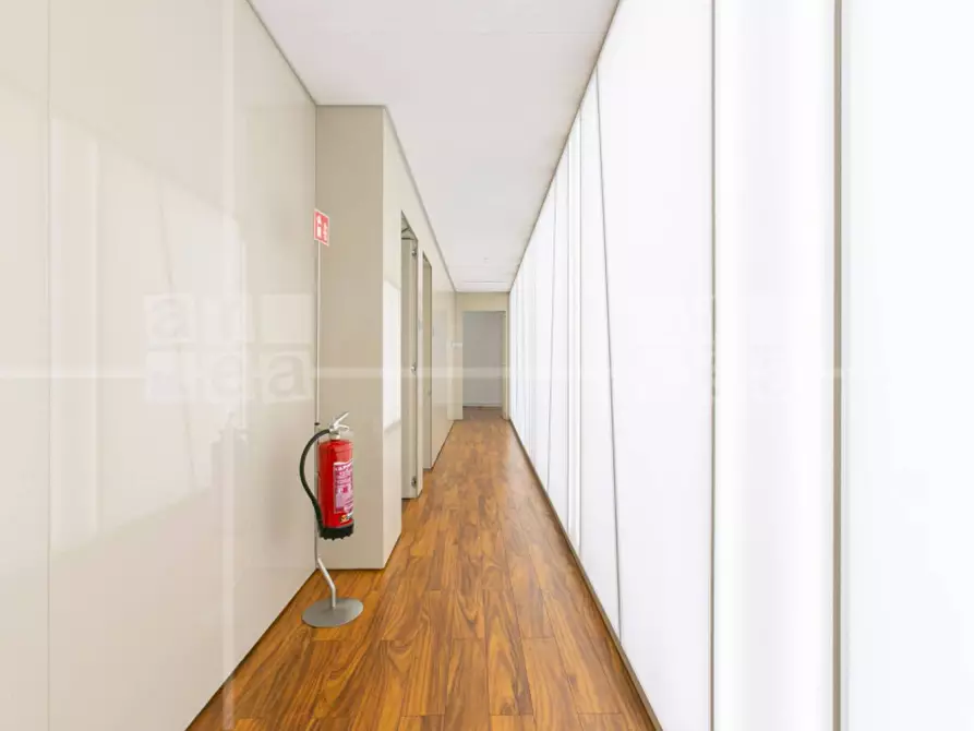 Immagine 5 di Ufficio in affitto  in Via Barberini a Roma