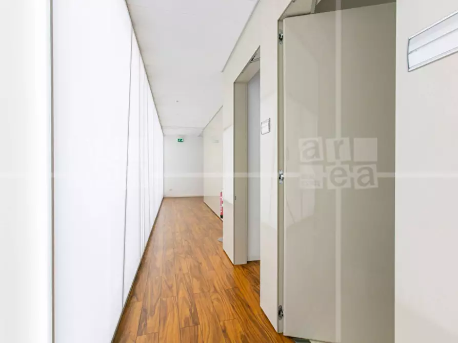 Immagine 18 di Ufficio in affitto  in Via Barberini a Roma