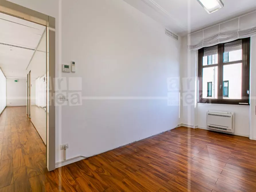 Immagine 24 di Ufficio in affitto  in Via Barberini a Roma