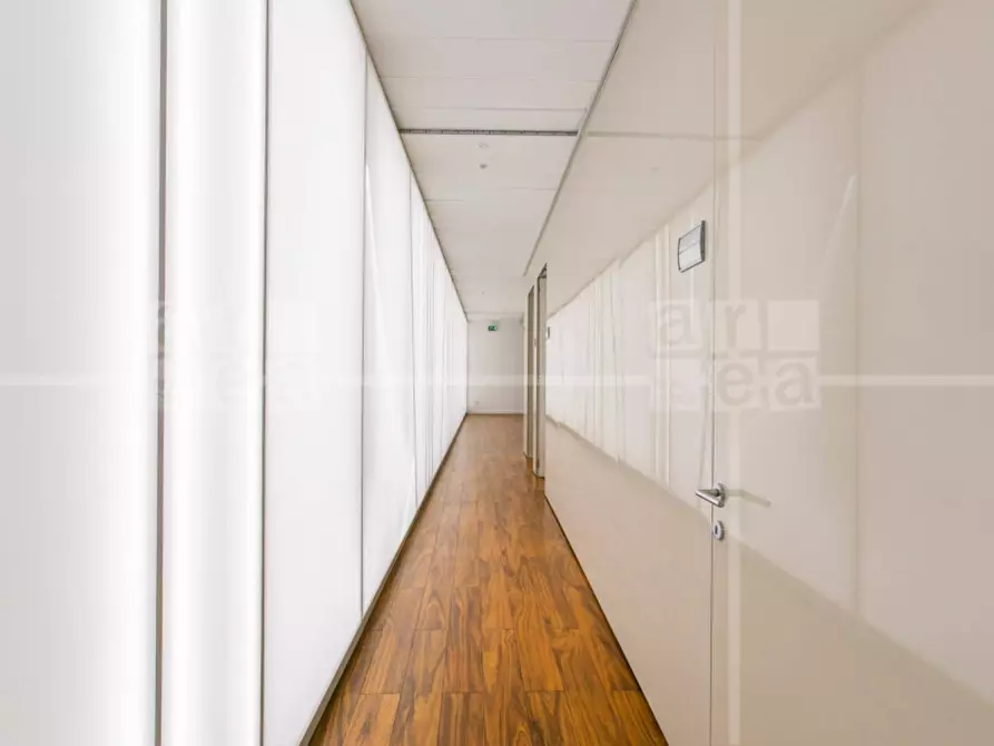 Immagine 25 di Ufficio in affitto  in Via Barberini a Roma