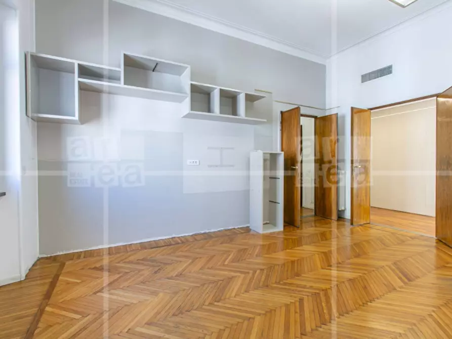 Immagine 27 di Ufficio in affitto  in Via Barberini a Roma