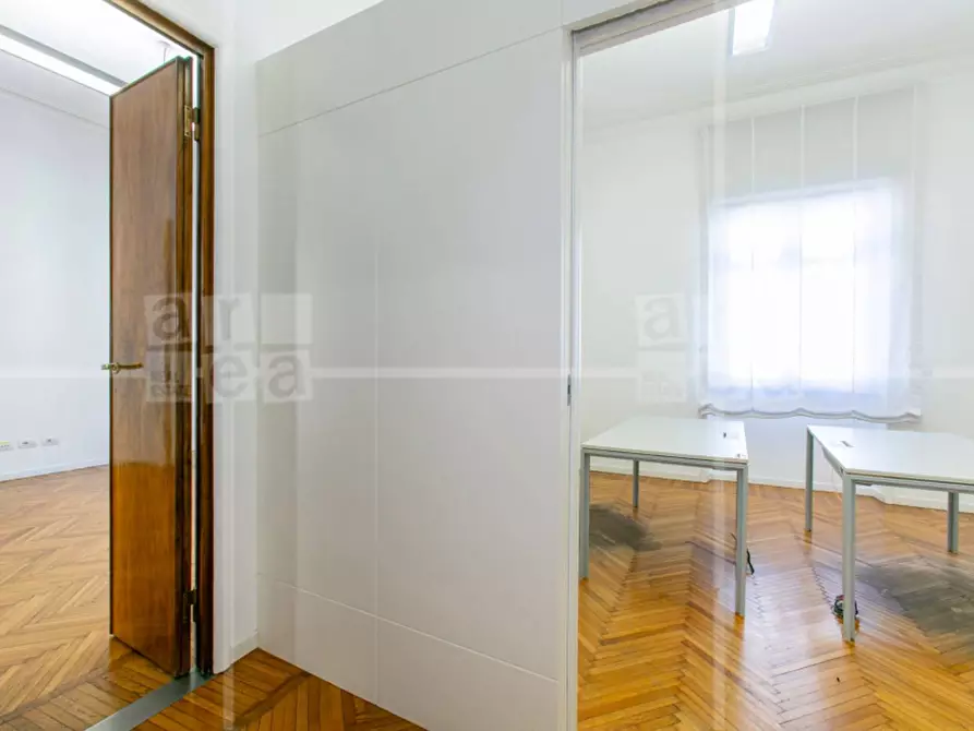Immagine 28 di Ufficio in affitto  in Via Barberini a Roma