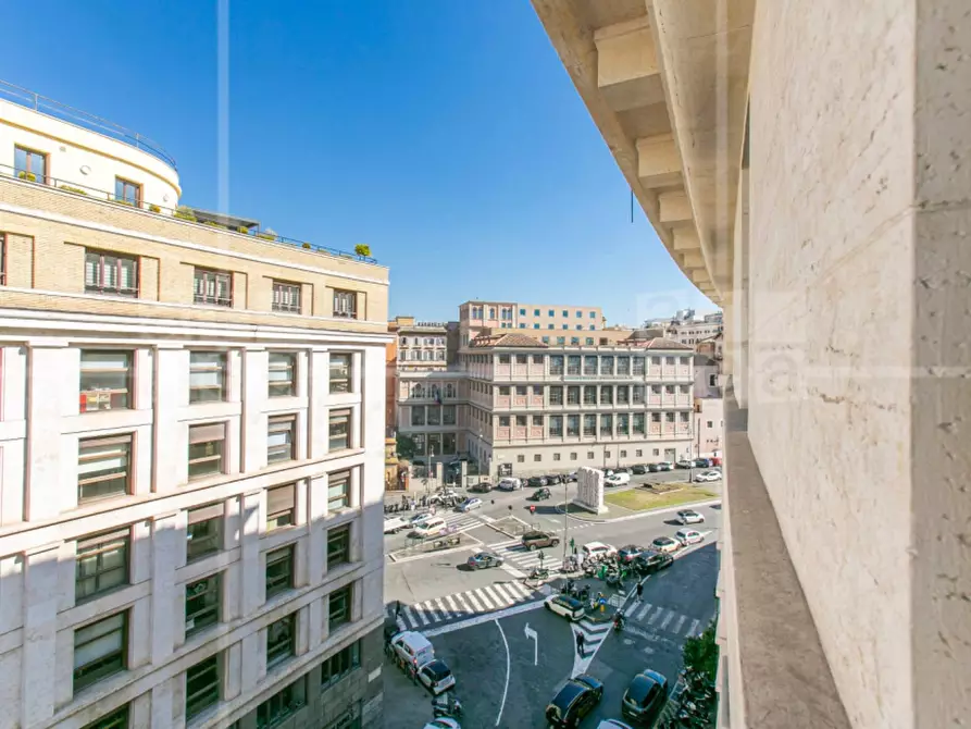 Immagine 32 di Ufficio in affitto  in Via Barberini a Roma