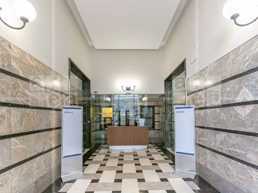 Immagine 35 di Ufficio in affitto  in Via Barberini a Roma