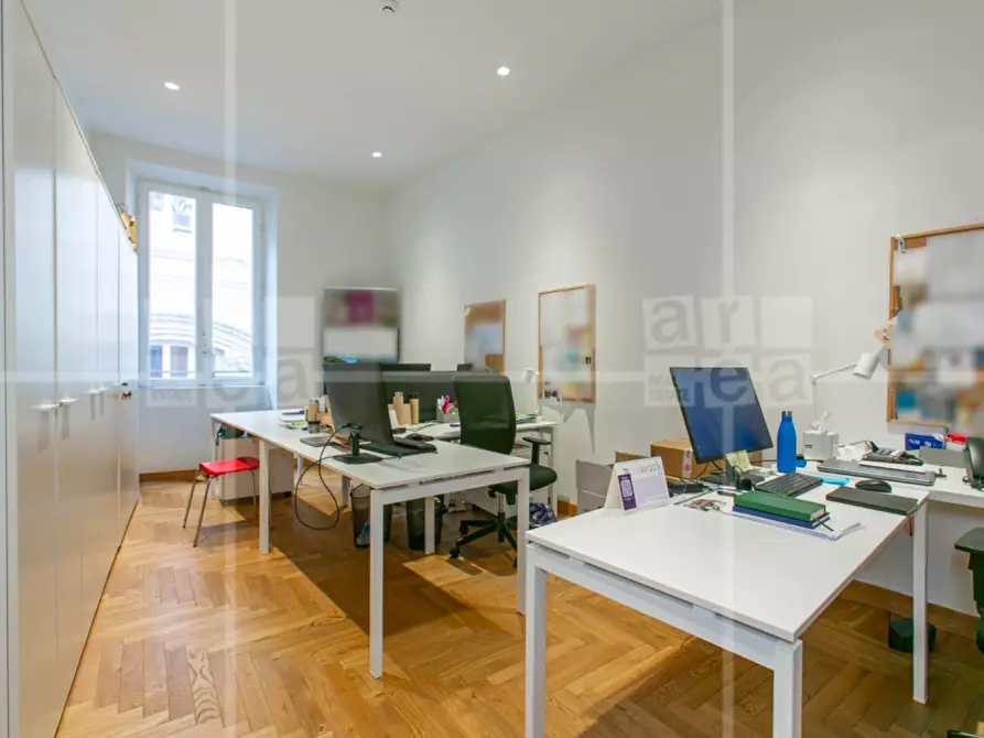 Immagine 15 di Ufficio in affitto  in Via Di San Marcello a Roma