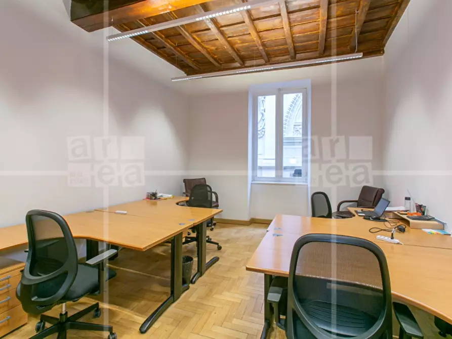 Immagine 10 di Ufficio in affitto  in Via Di San Marcello a Roma