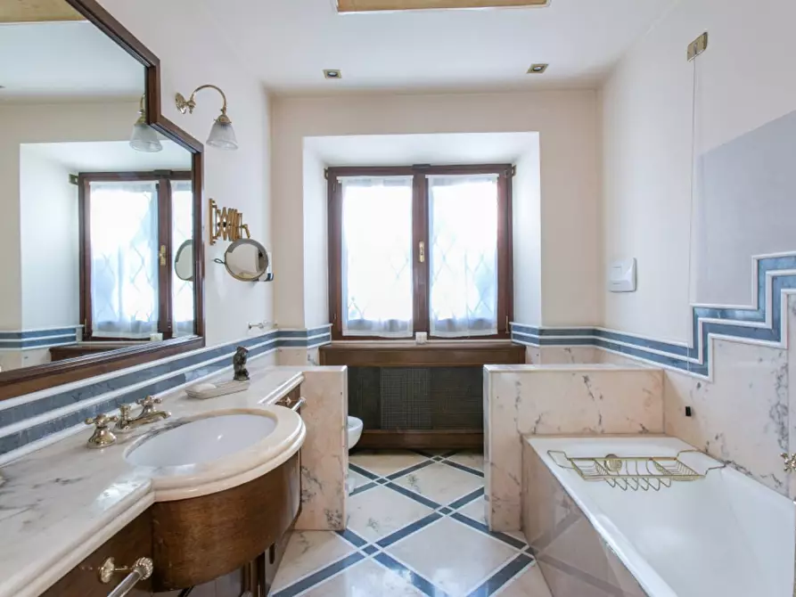 Immagine 7 di Appartamento in vendita  in Via Cola Di Rienzo a Roma