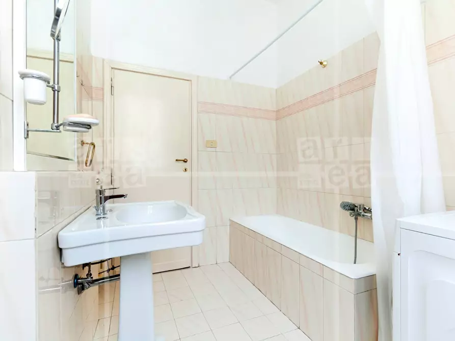 Immagine 20 di Appartamento in affitto  in Via Pietro Albertini a Roma