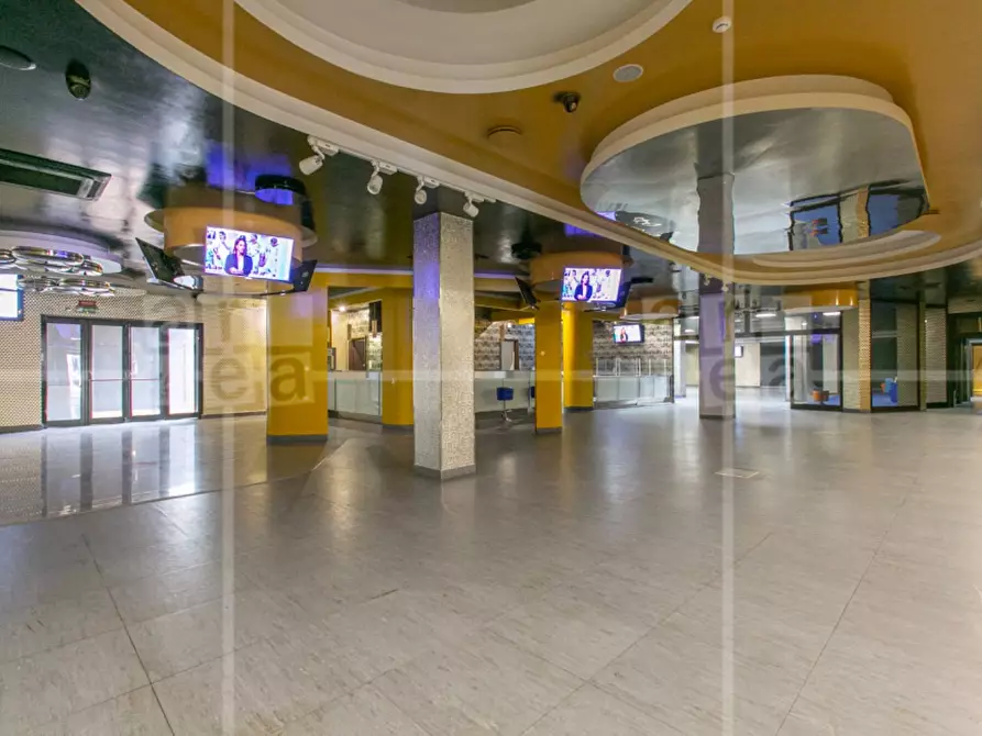 Immagine 1 di Locale commerciale in affitto  in Via Tiburtina a Roma