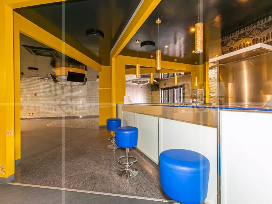 Immagine 6 di Locale commerciale in affitto  in Via Tiburtina a Roma