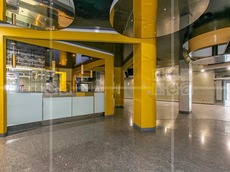 Immagine 7 di Locale commerciale in affitto  in Via Tiburtina a Roma