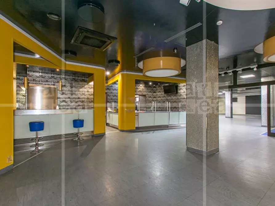 Immagine 11 di Locale commerciale in affitto  in Via Tiburtina a Roma