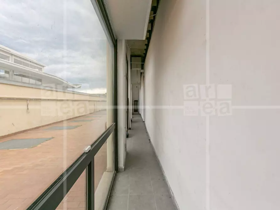 Immagine 21 di Locale commerciale in affitto  in Via Tiburtina a Roma