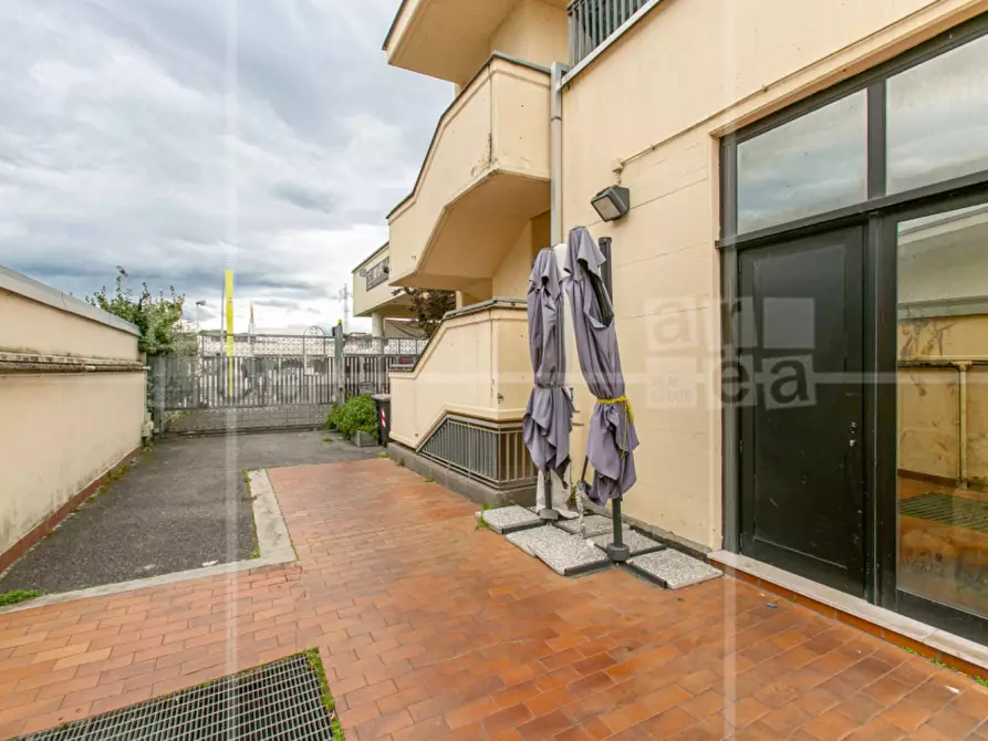 Immagine 23 di Locale commerciale in affitto  in Via Tiburtina a Roma