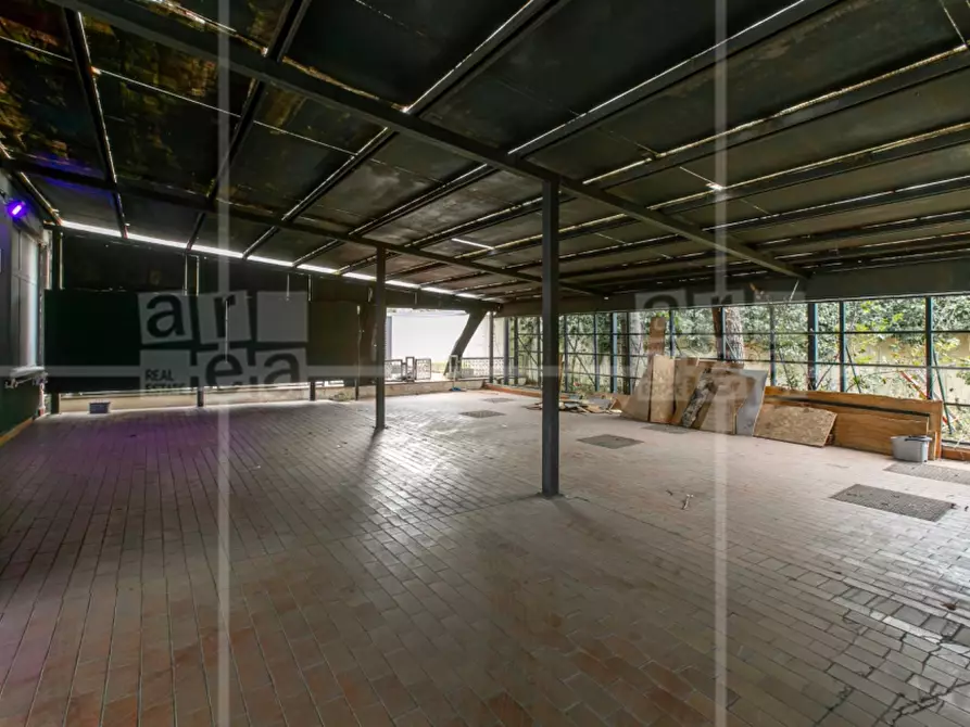 Immagine 25 di Locale commerciale in affitto  in Via Tiburtina a Roma