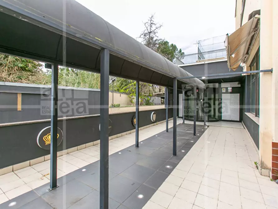 Immagine 29 di Locale commerciale in affitto  in Via Tiburtina a Roma