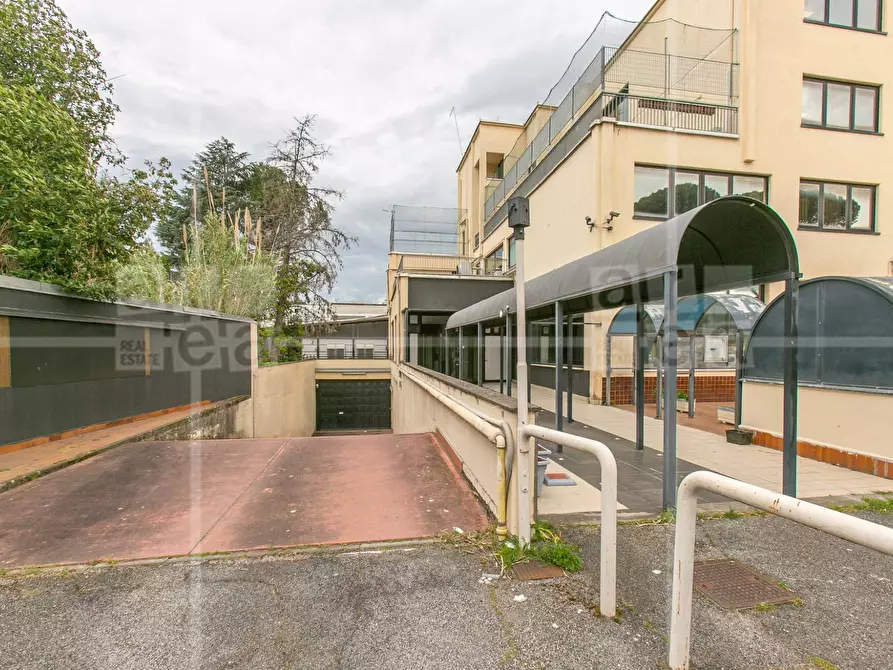 Immagine 30 di Locale commerciale in affitto  in Via Tiburtina a Roma