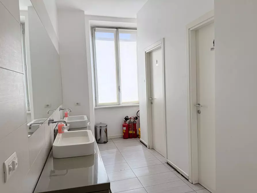 Immagine 11 di Ufficio in affitto  in Piazza San bernardo a Roma