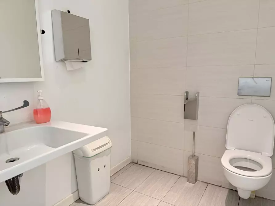 Immagine 12 di Ufficio in affitto  in Piazza San bernardo a Roma