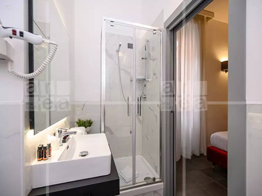 Immagine 19 di Attività commerciale in vendita  in Via Carlo Emanuele I a Roma