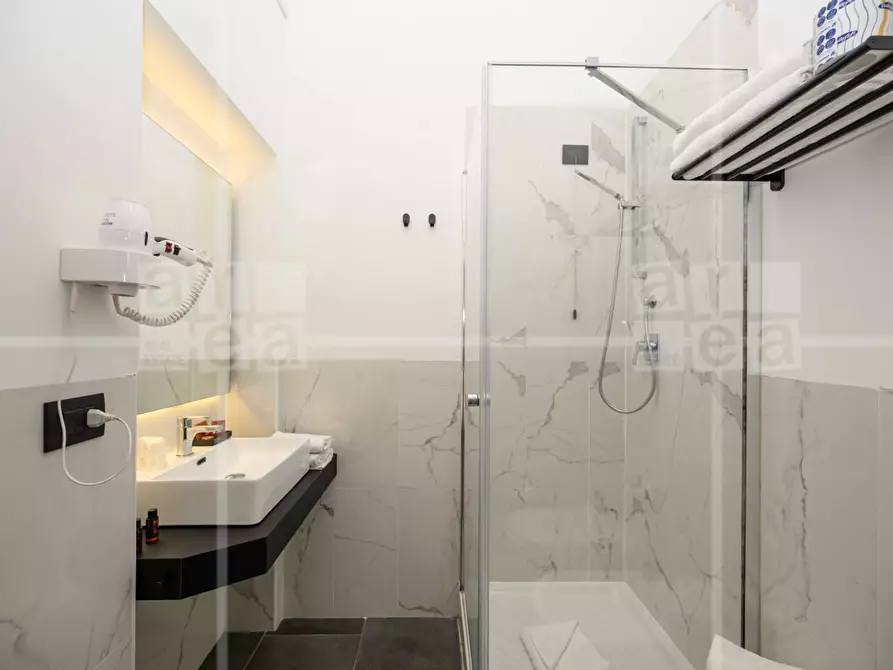 Immagine 20 di Attività commerciale in vendita  in Via Carlo Emanuele I a Roma