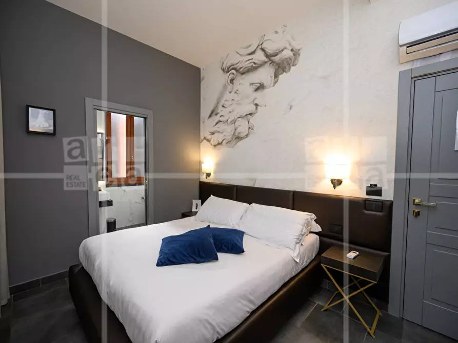 Immagine 11 di Attività commerciale in vendita  in Via Carlo Emanuele I a Roma