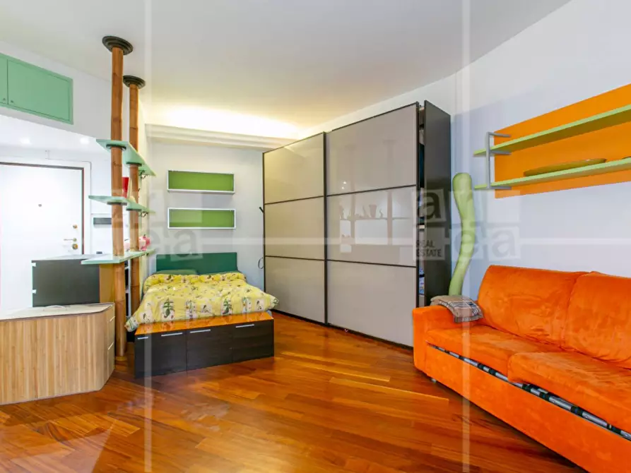 Immagine 2 di Appartamento in vendita  in Via Fiorini Fiorino a Roma