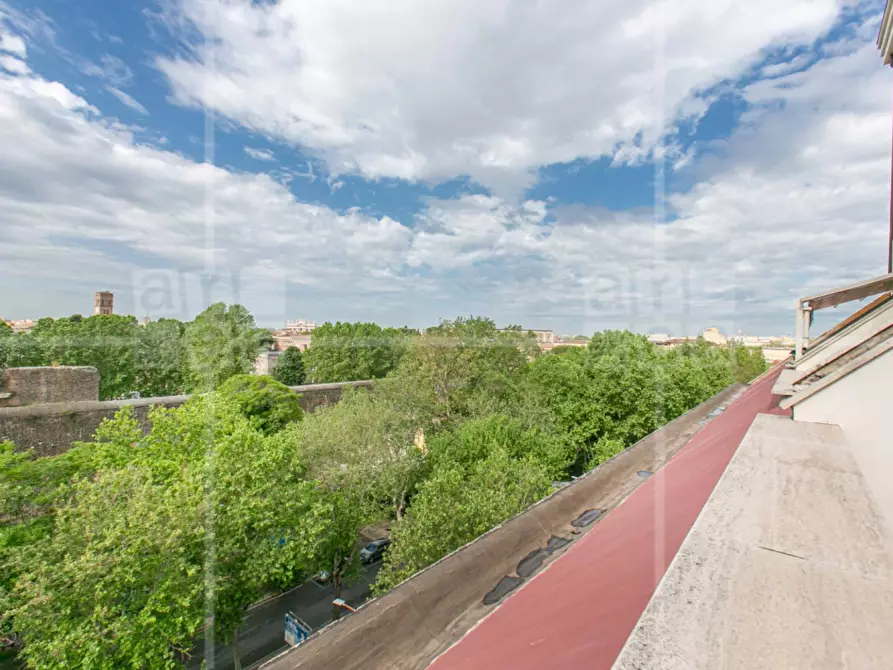 Immagine 43 di Appartamento in vendita  in Via Casilina a Roma