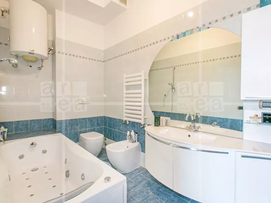 Immagine 44 di Appartamento in vendita  in Via Casilina a Roma