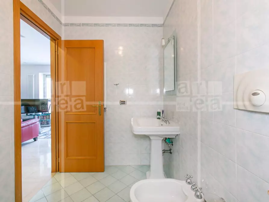 Immagine 47 di Appartamento in vendita  in Via Casilina a Roma